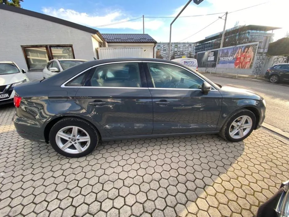 audi a3 1,6 tdi s-tronic, navi, kamera, 1. vlasnik, 4x garancija! - slika 9