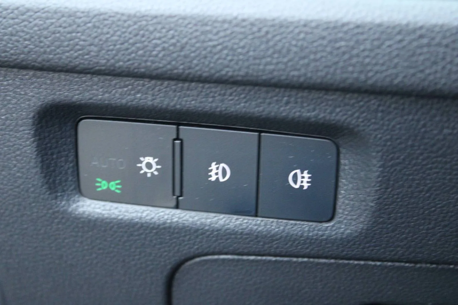 škoda octavia combi 2.0 tdi dsg executive *led, navigacija* - slika 14