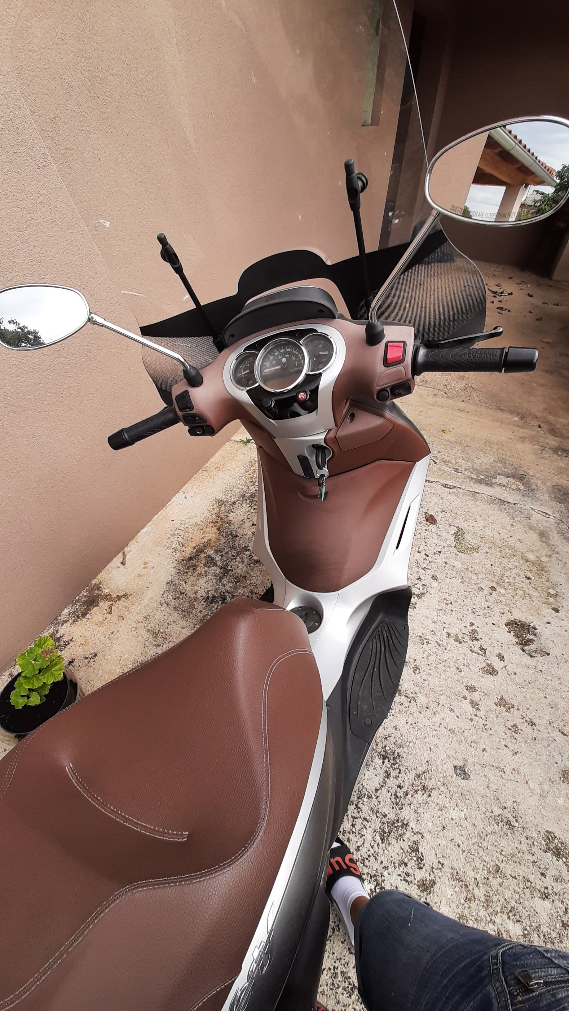 piaggio beverly 350 abs/asr - slika 3