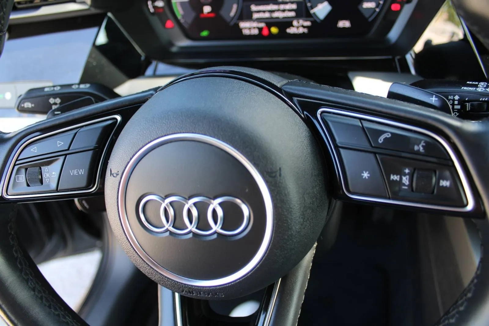 audi a3 40 tfsi e automatik *led, navigacija* - slika 19