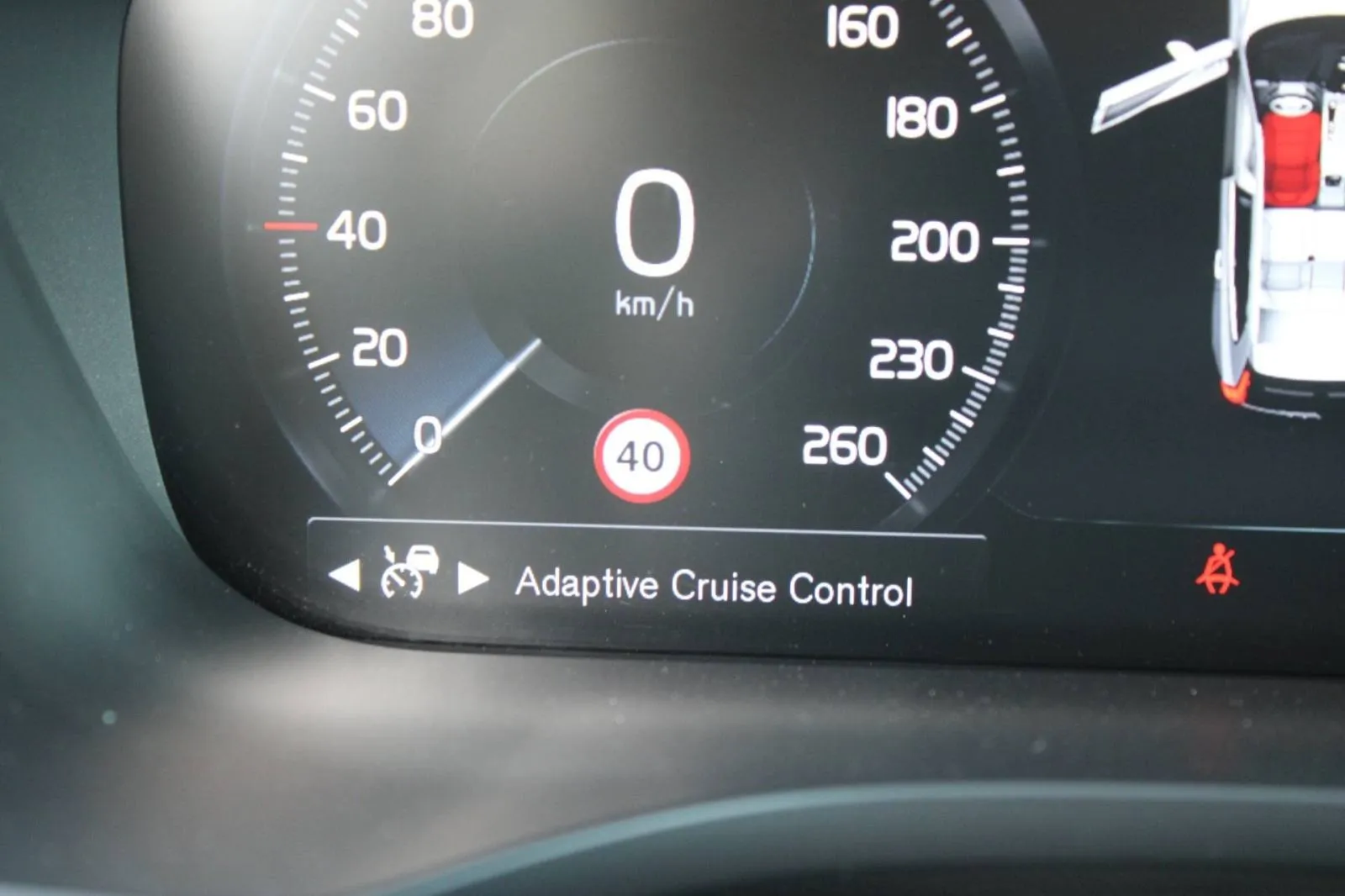 volvo xc60 t8 recharge awd r-design *panorama, led, navigacija* - slika 21