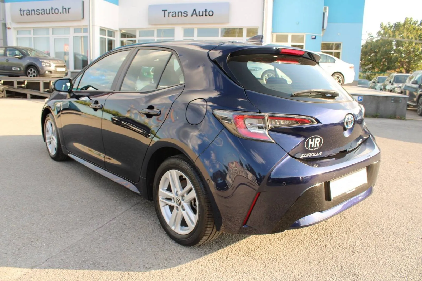 toyota corolla 1.8 hybrid automatik *navigacija,kamera* - slika 7