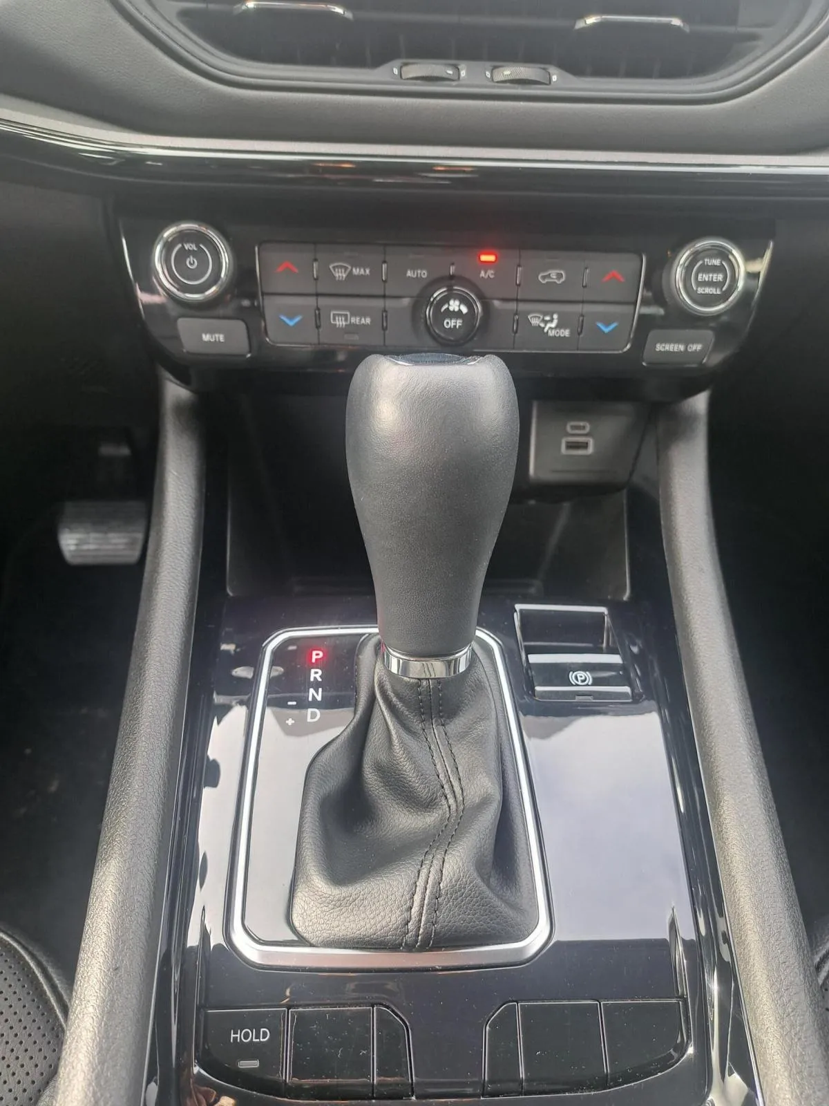 jeep compass 1.5 e-hybrid 130 dct fwd summit - slika 11