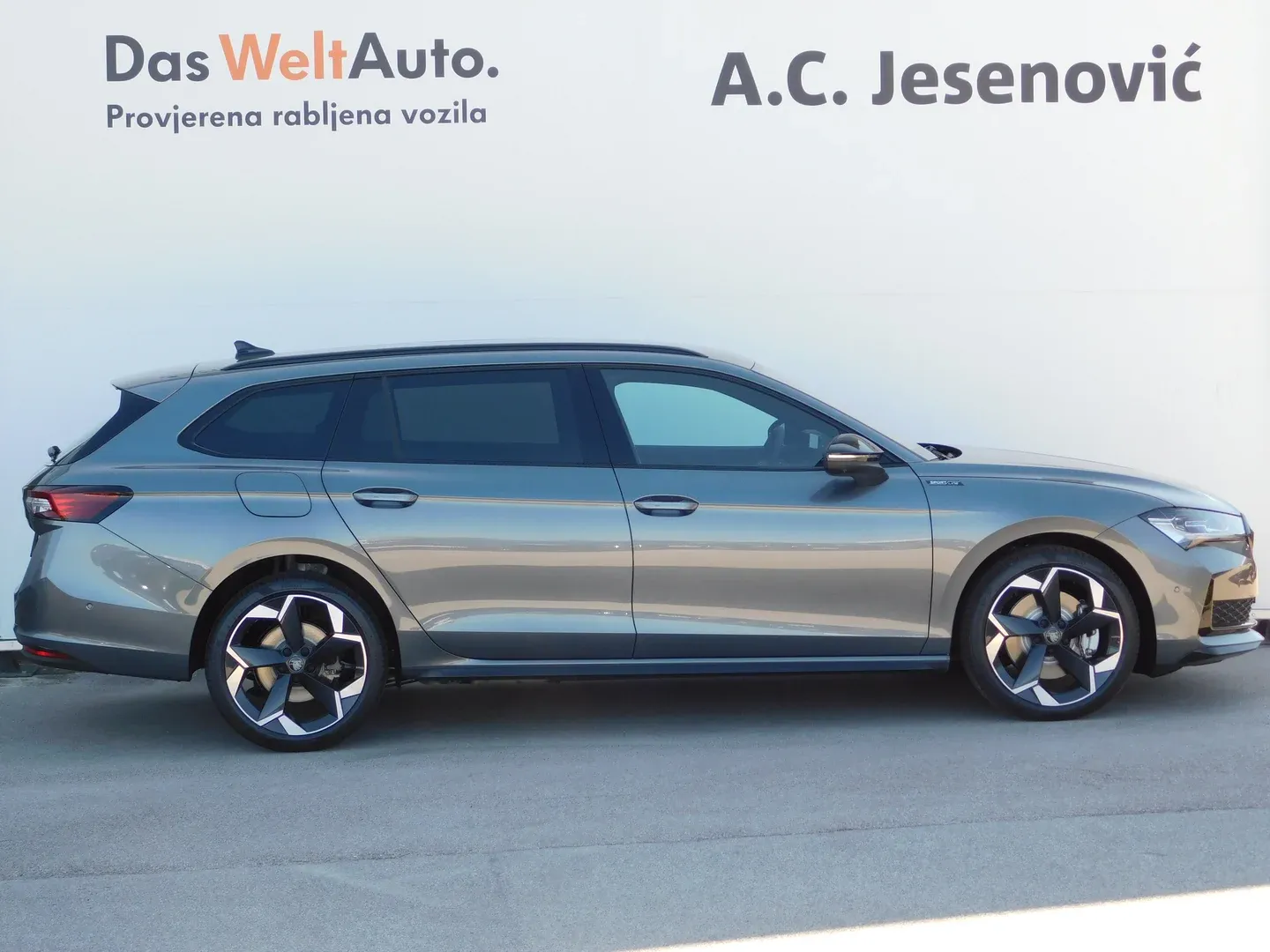 12510 škoda superb combi sport.plus 1.5 tsi dsg phev - slika 4