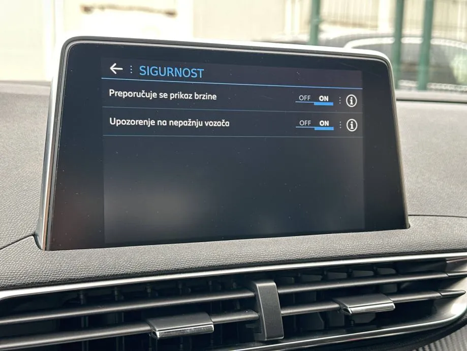 peugeot 3008 1,5 bluehdi 130 ks * automatik * jamstvo 24 mjeseca - slika 17