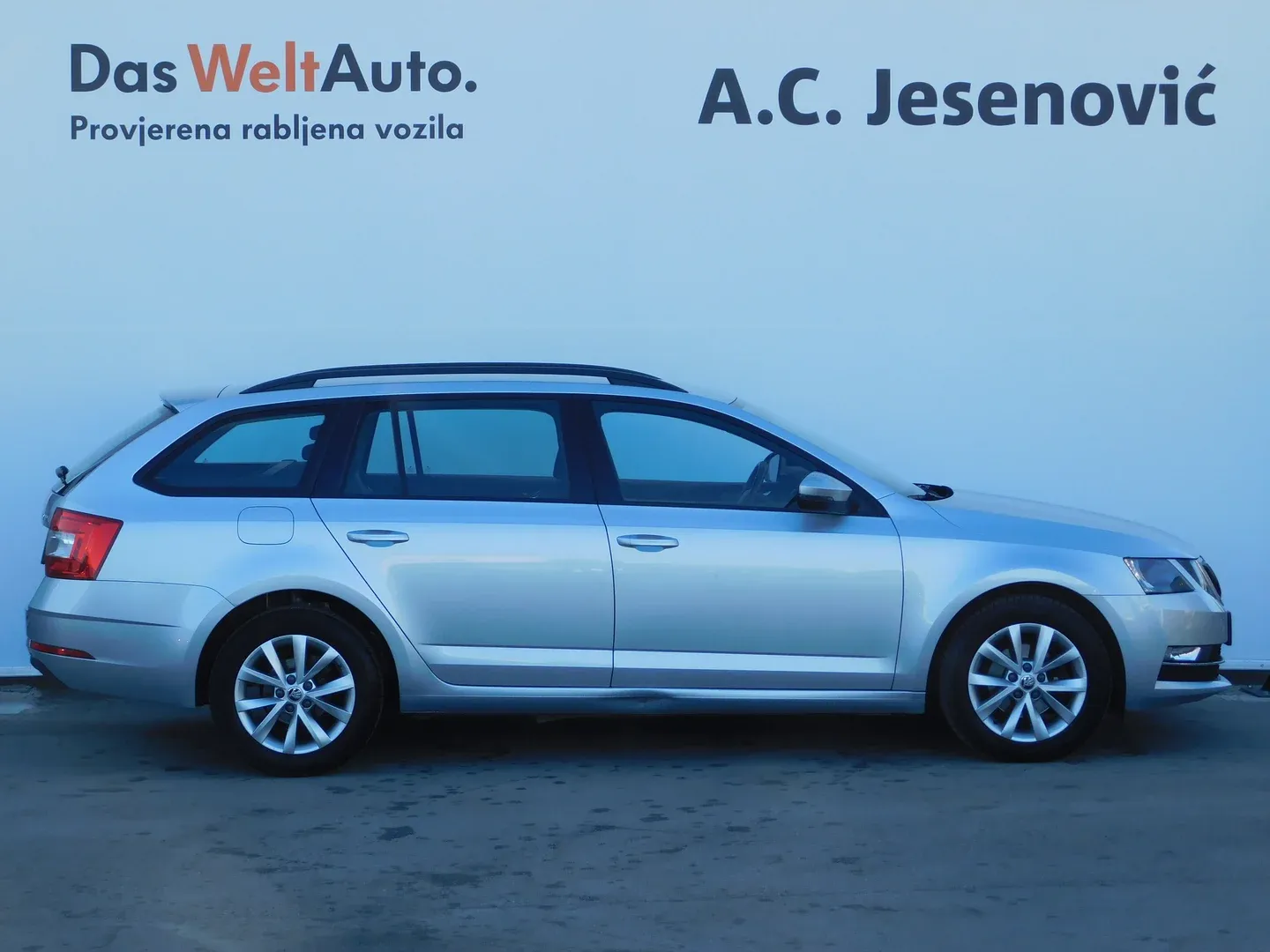 05884 škoda octavia combi style 1.6 tdi - slika 4