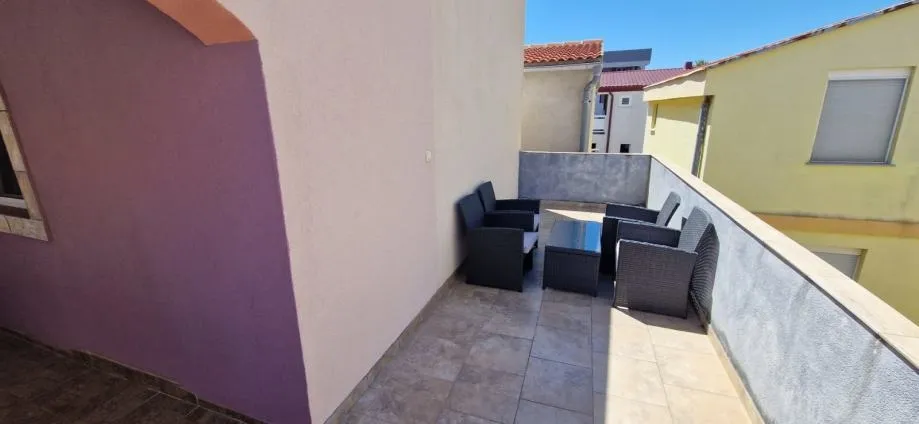 vir, kuća s 2 apartmana(148m2), 150 metara do plaže (prodaja) - slika 13