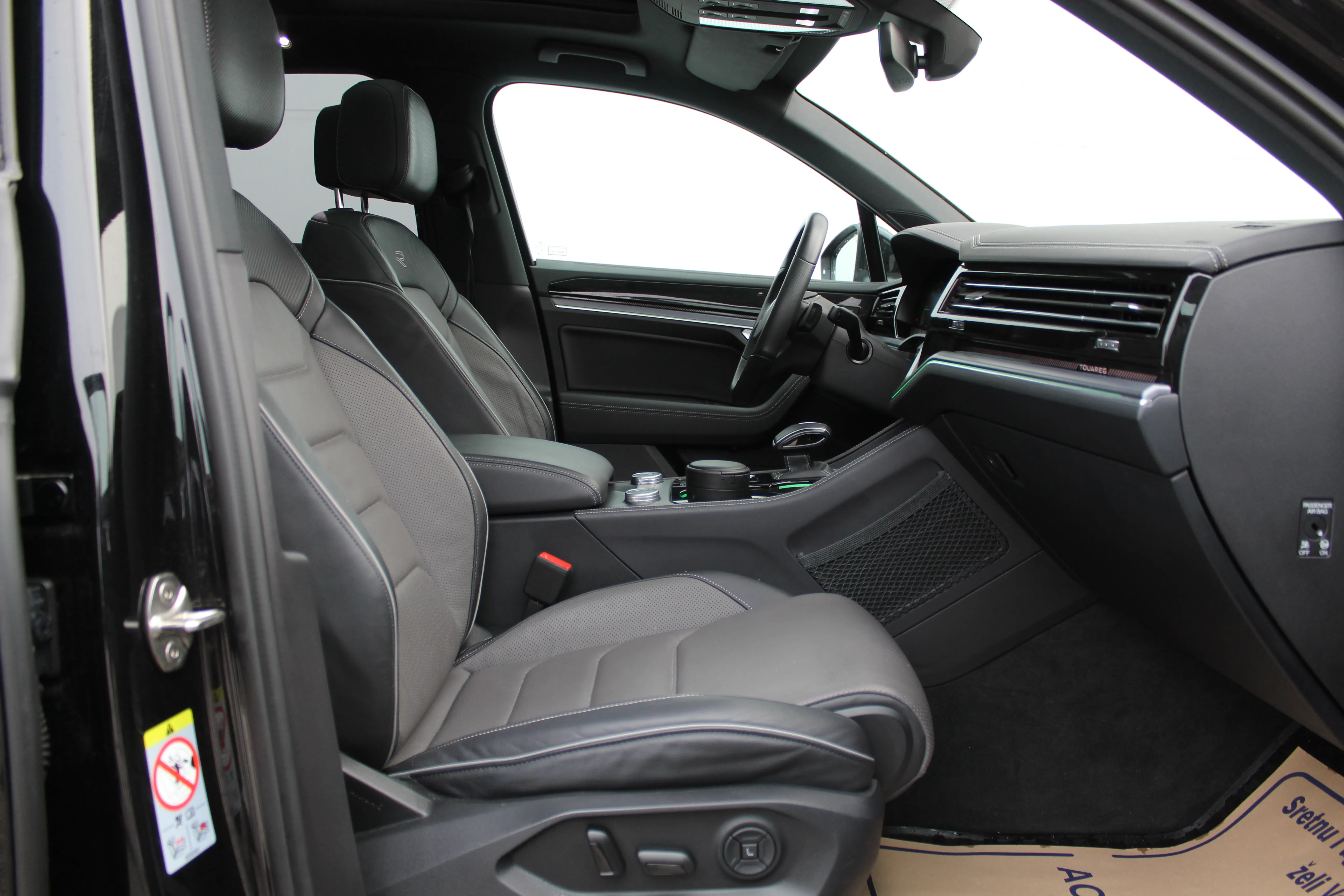 13071 volkswagen touareg pa 3.0 v6 tdi 4m r-line - slika 12