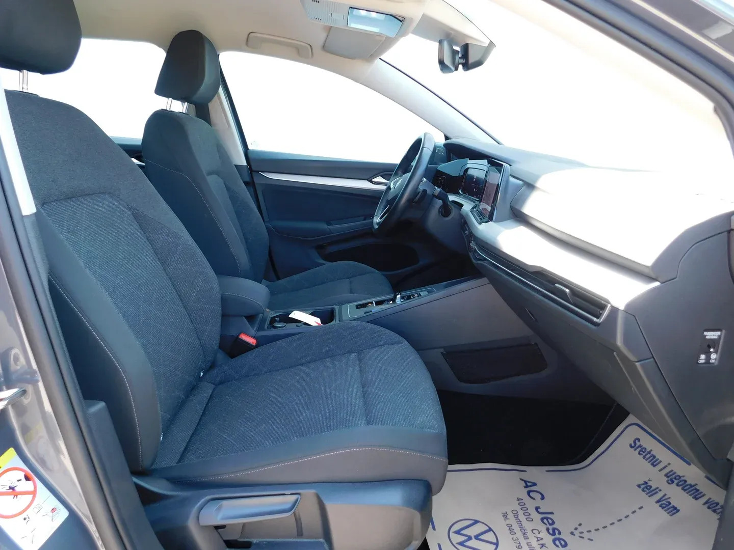 12352 volkswagen golf variant 2.0 tdi dsg life - slika 11