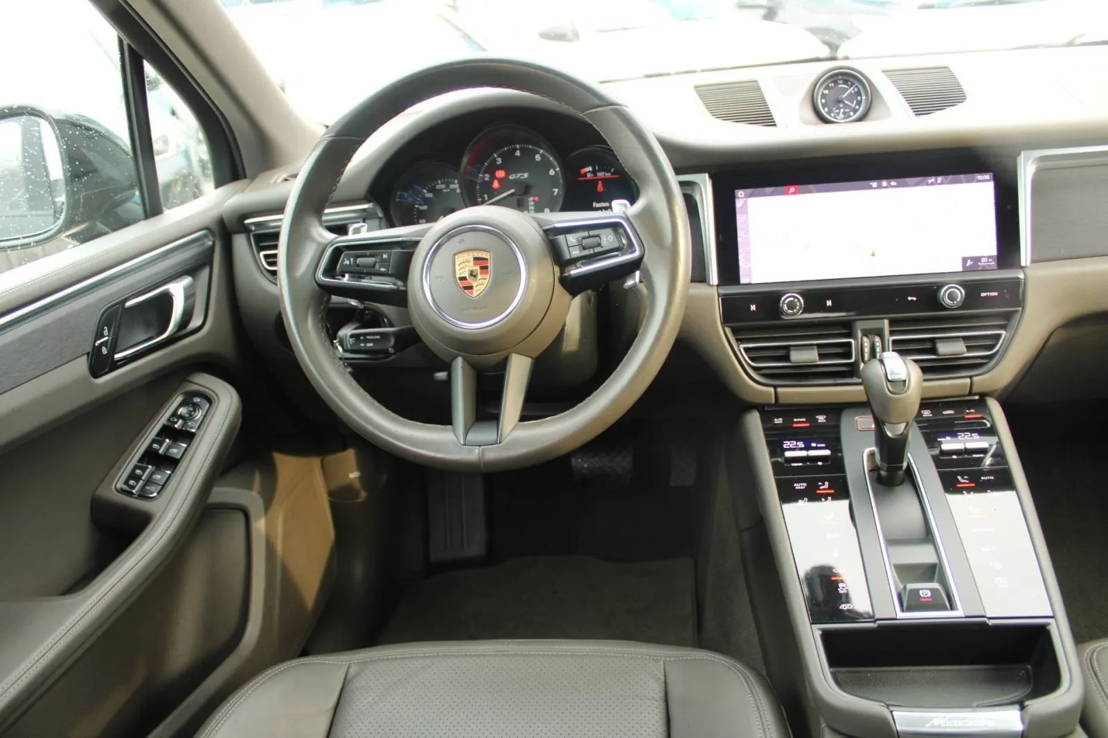 porsche macan gts 2.9 v6 *panorama, led, navigacija* - slika 13