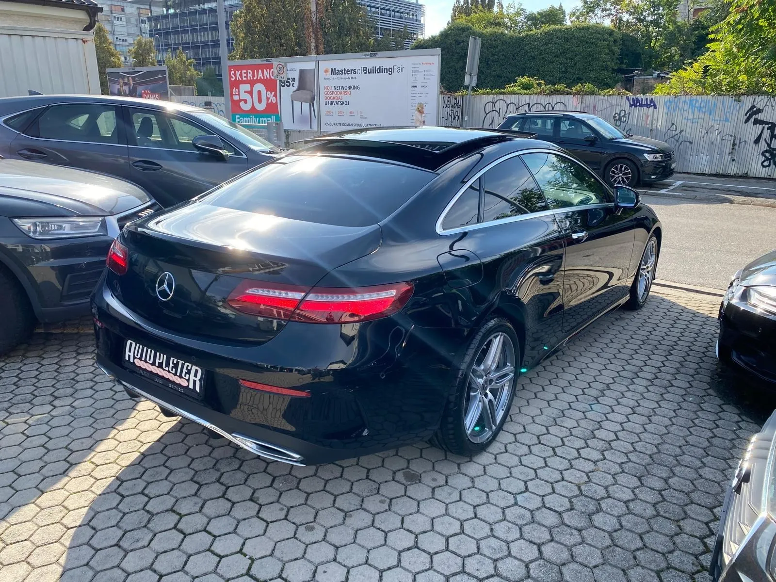 mercedes-benz e220d coupe amg-line 4matic, panorama, 4xgarancija - slika 8