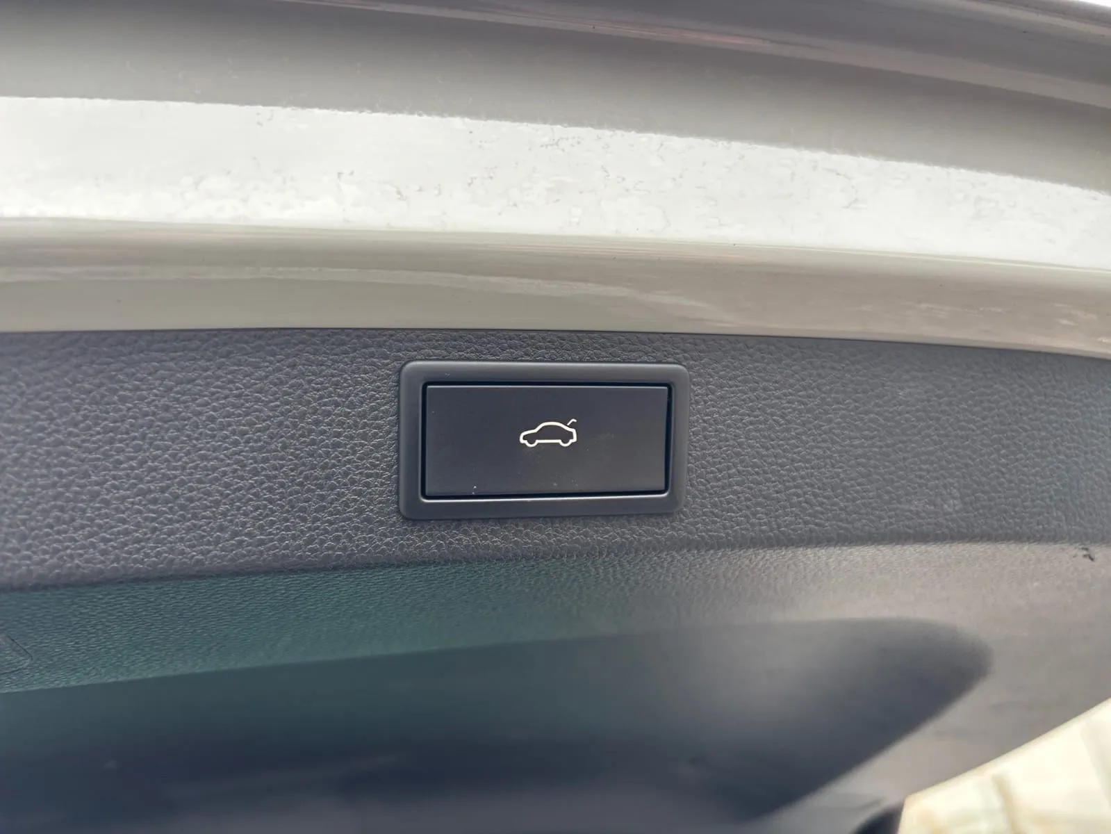 škoda karoq 2.0 tdi 85kw automatik - slika 18
