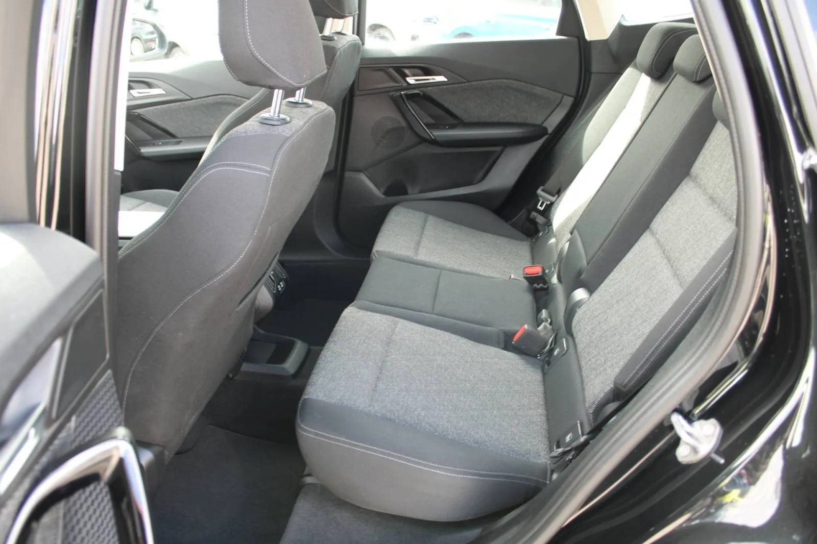 bmw x1 18d automatik *led, navigacija, kamera* - slika 13