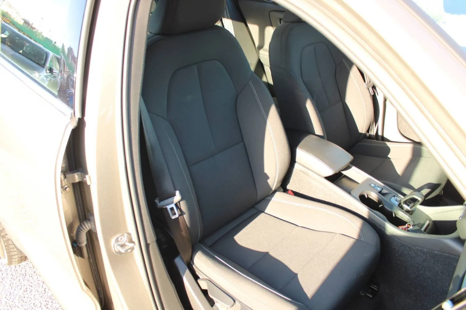 volvo xc40 t5 plug-in hybrid automatik *led, navigacija, kamera - slika 12