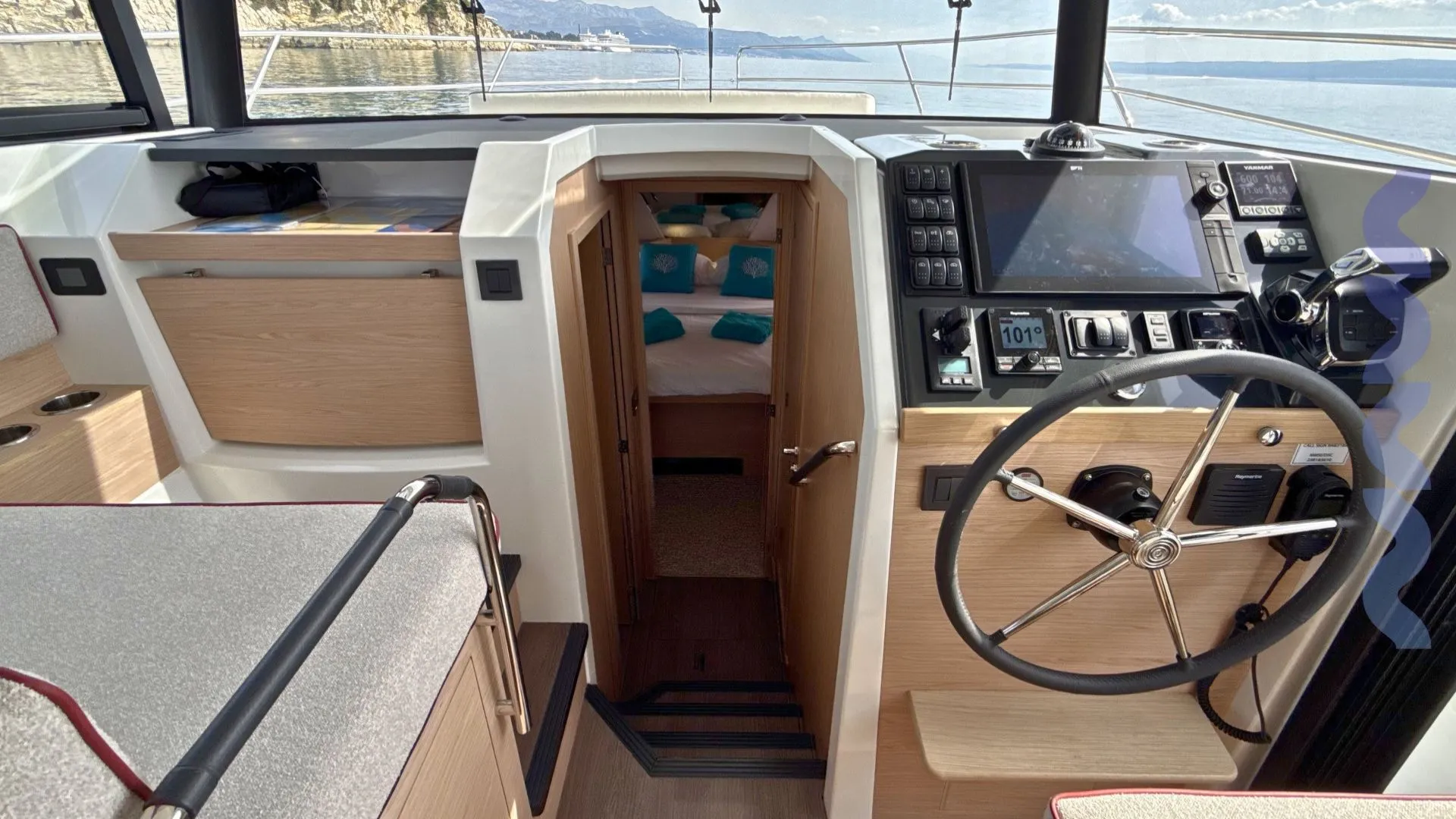 swift trawler 37 - premijera 2026 - slika 17