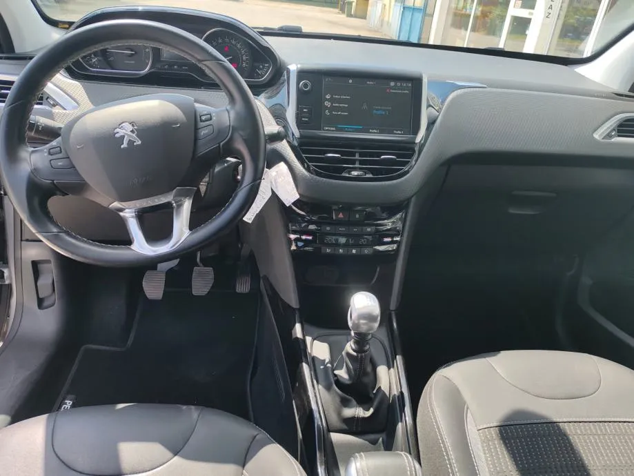 peugeot 2008 1,2 puretech - slika 13