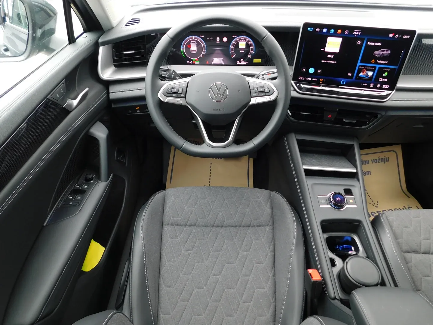 12384 volkswagen tayron 1.5 tsi ehybrid dsg life plus - slika 10