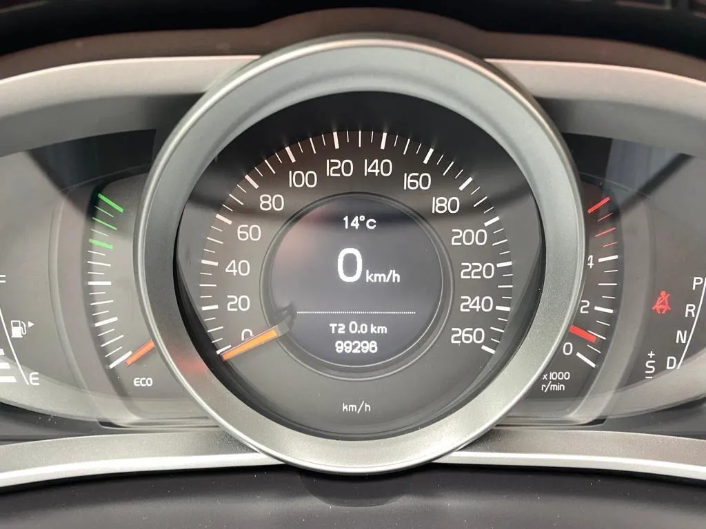 volvo v40 d3 kinetic automatik, navi, tempomat, 4x garancija!!! - slika 10