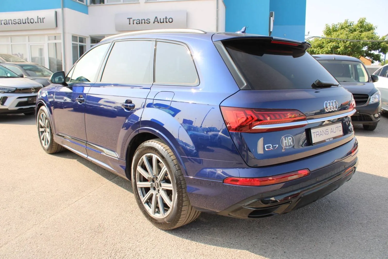 audi q7 60 tfsie quattro s-line *led, navigacija, kamera* reg 2/27 - slika 7