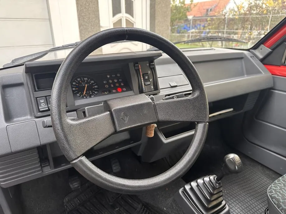 **renault 5 campus 1.1 benz** - slika 21