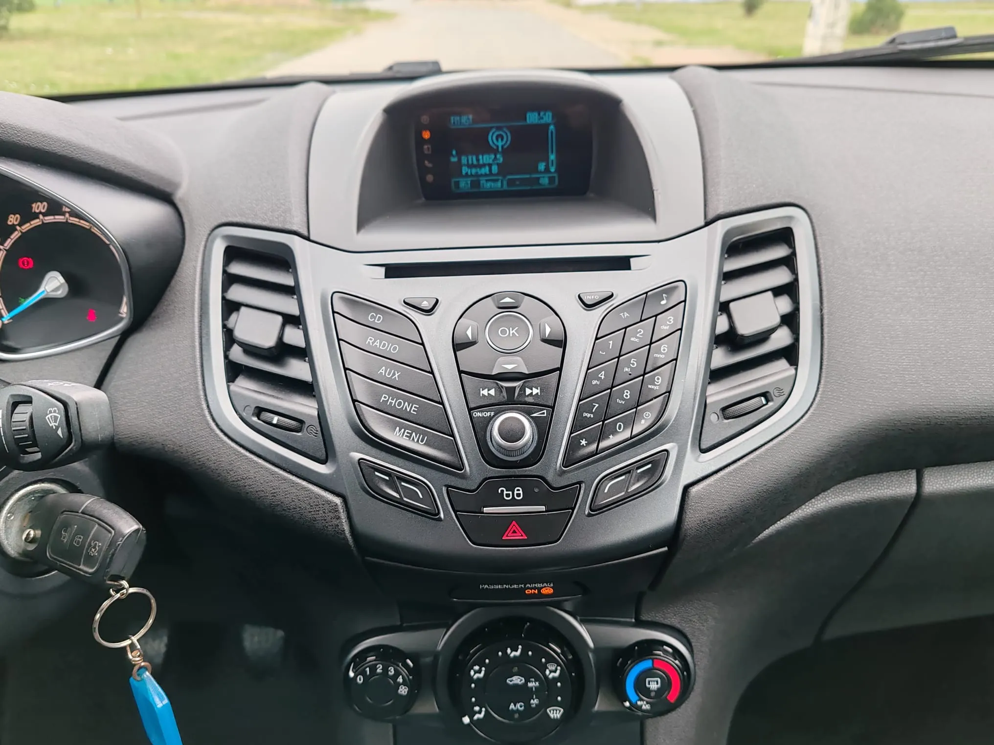 ford fiesta 1,5 tdci , 2015 g, 155tkm ,kartice - slika 13