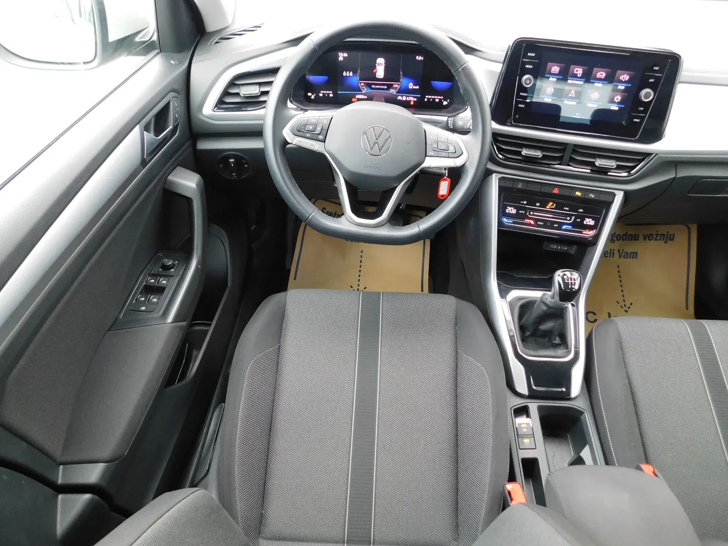 10184 volkswagen t-roc 1.0 tsi life - slika 10