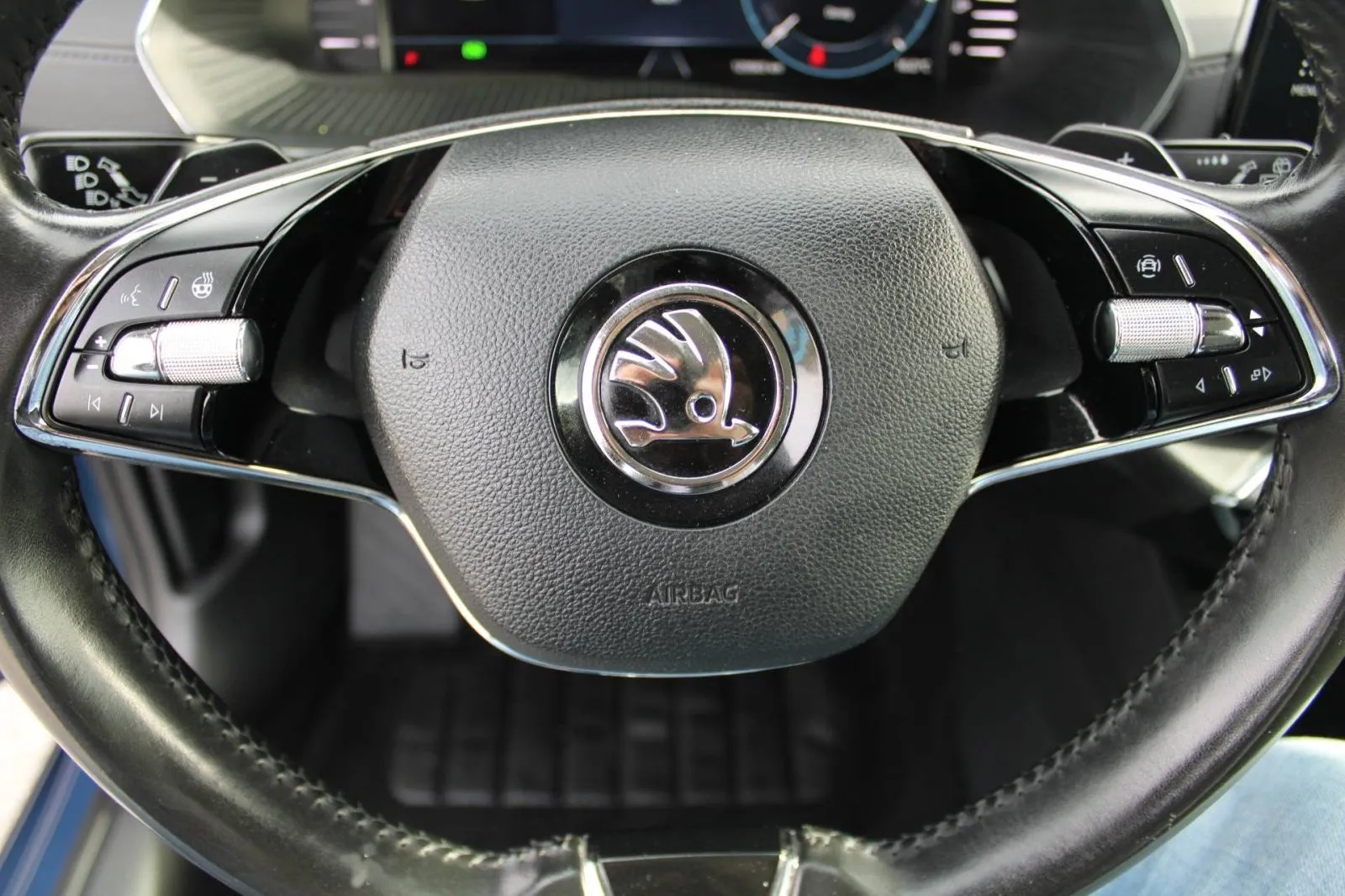 škoda octavia combi 1.0 tsi dsg *led, navigacija* - slika 13