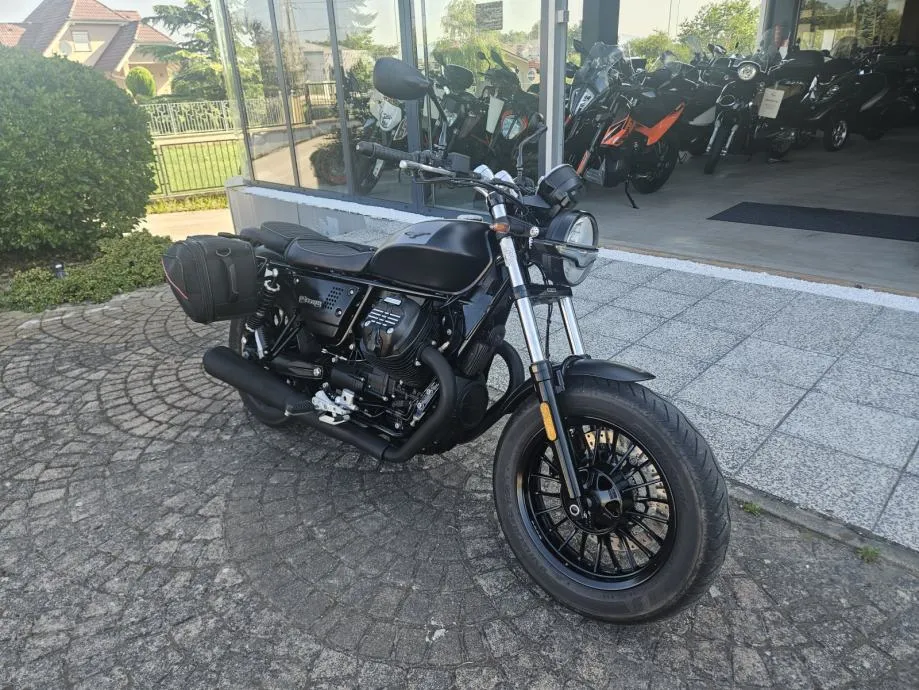 moto guzzi v9 bobber abs, s garancijom, 2021 god. - slika 2