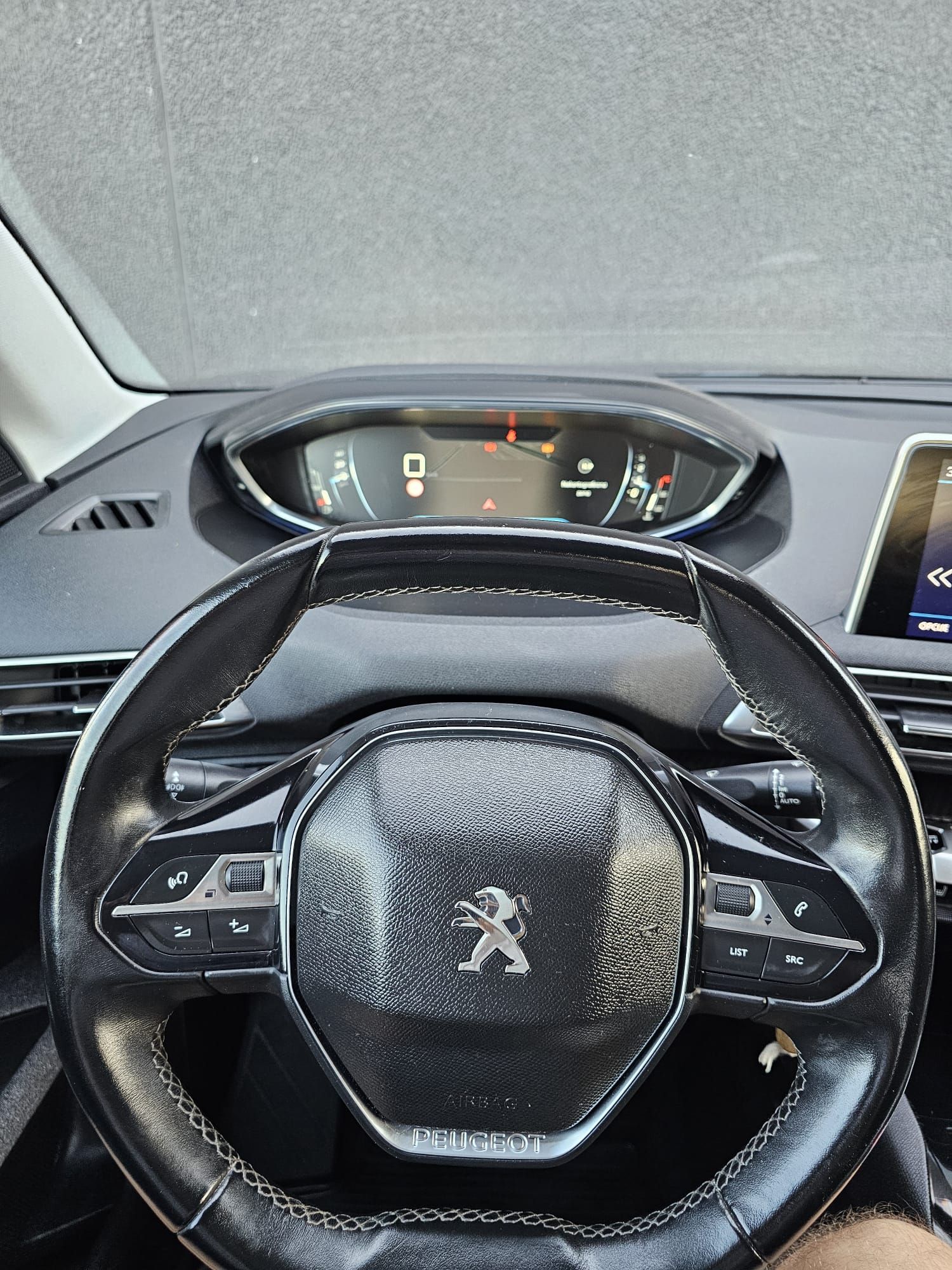 peugeot 3008 1,2 , 164000 km 2017g. - slika 12