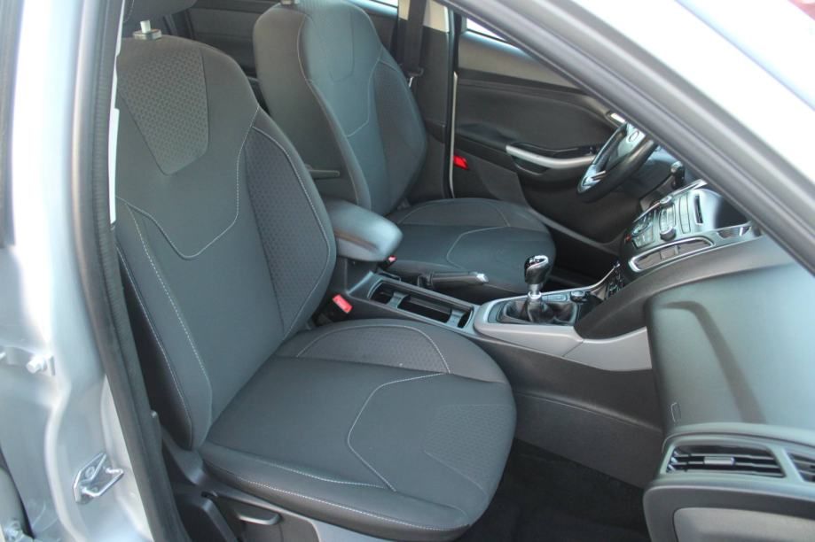 ford focus karavan 1.0 ecoboost - slika 12