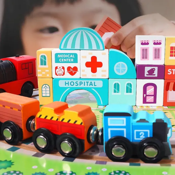 drveni set vlakova s gradskim prikazom – edukativna igračka za djecu - slika 6
