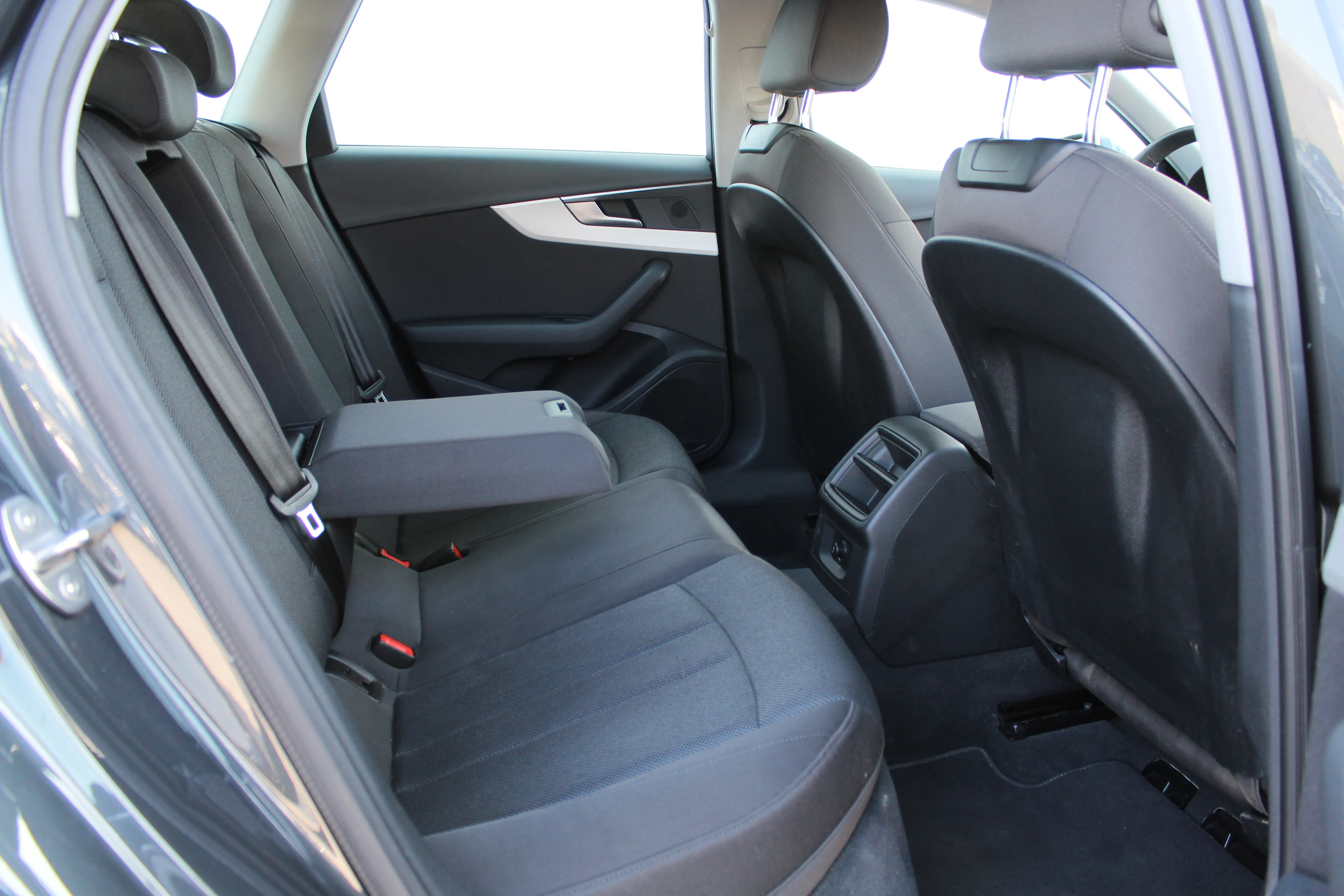 13109 audi a4 avant 30 tdi s tronic - slika 13