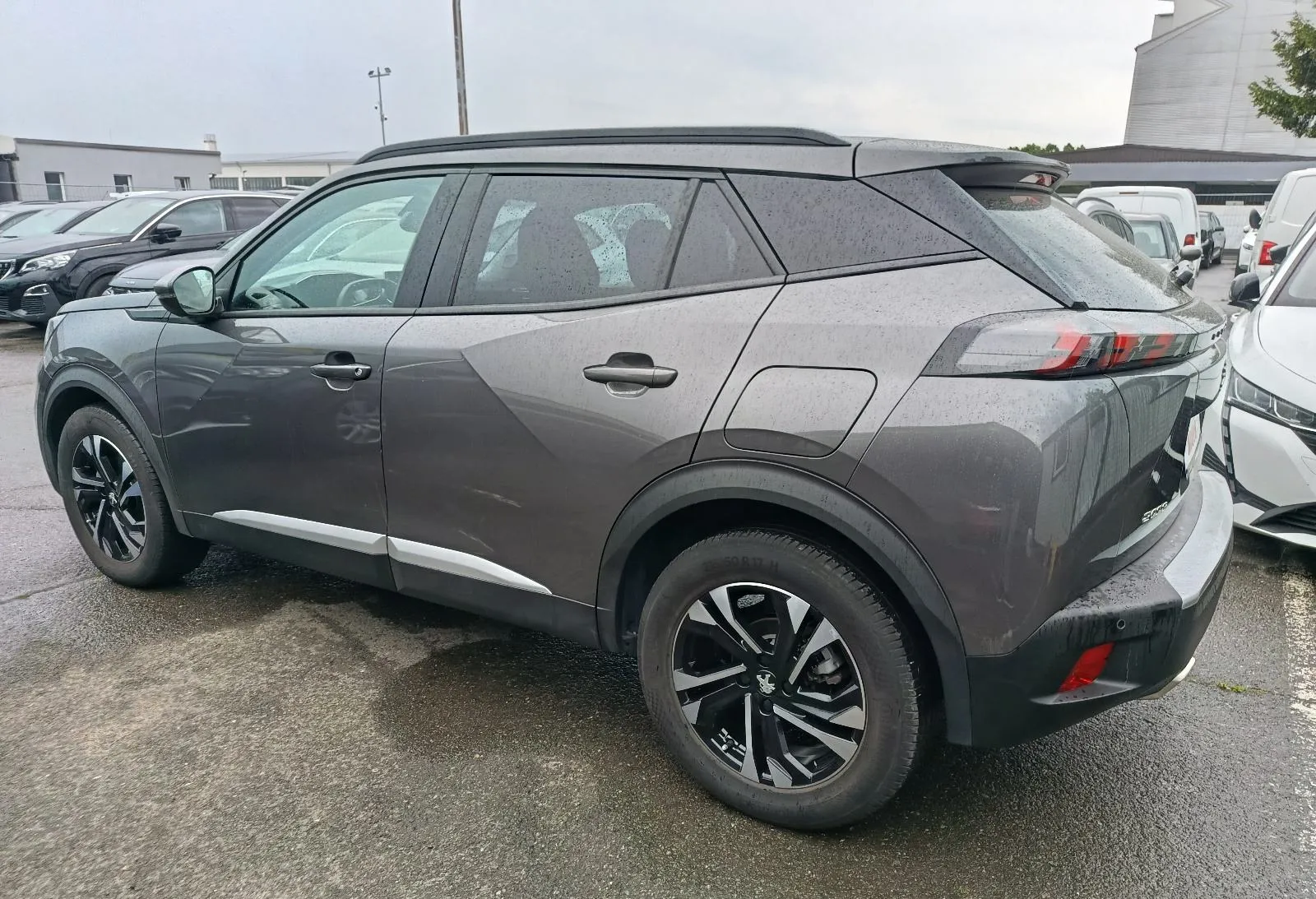 peugeot 2008 1,2 puretech automatik,jamstvo.leasing - slika 4