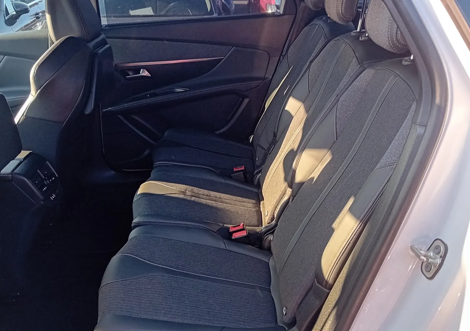 peugeot 5008 1,5 bluehdi automatik,do 2 godine jamstva,u sustavu pdv-a - slika 7
