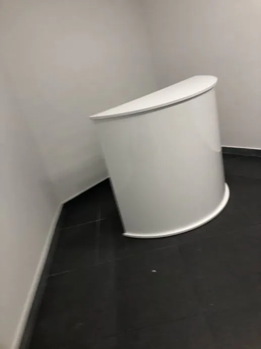 pult i stolovi za šminkanje manikuru pedikuru - slika 3