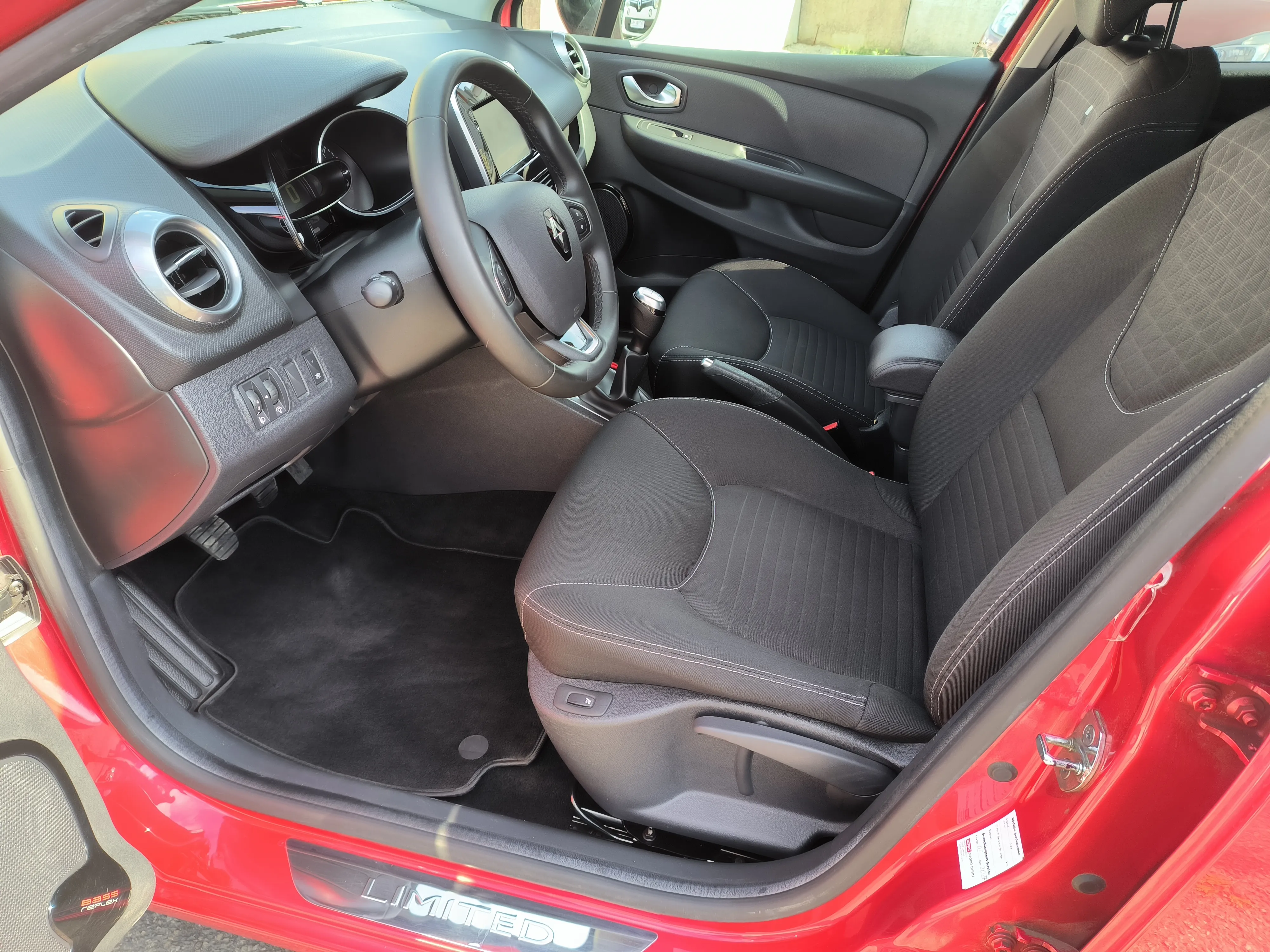renault clio 1.5 dci limited, servisna, v. servis, jamstvo, reg. 1 god - slika 11