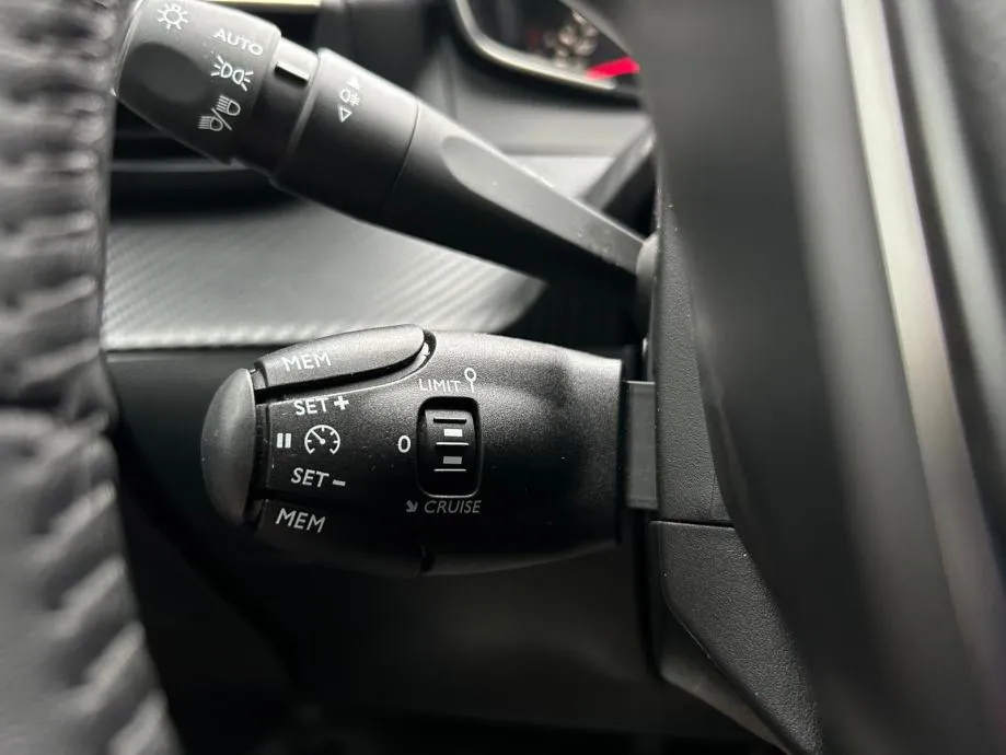 peugeot 208 style 100 - 2025 - 19.000 km - jamstvo - gratis reg. - slika 23
