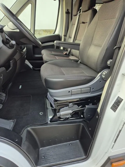 peugeot boxer 2.2 hdi/6 sjedala/lising/, 2022 god. - slika 9