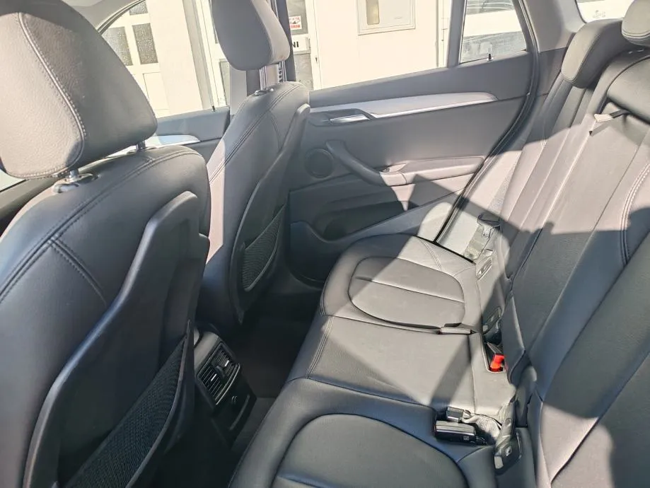 bmw x1 sdrive18d x line - slika 12