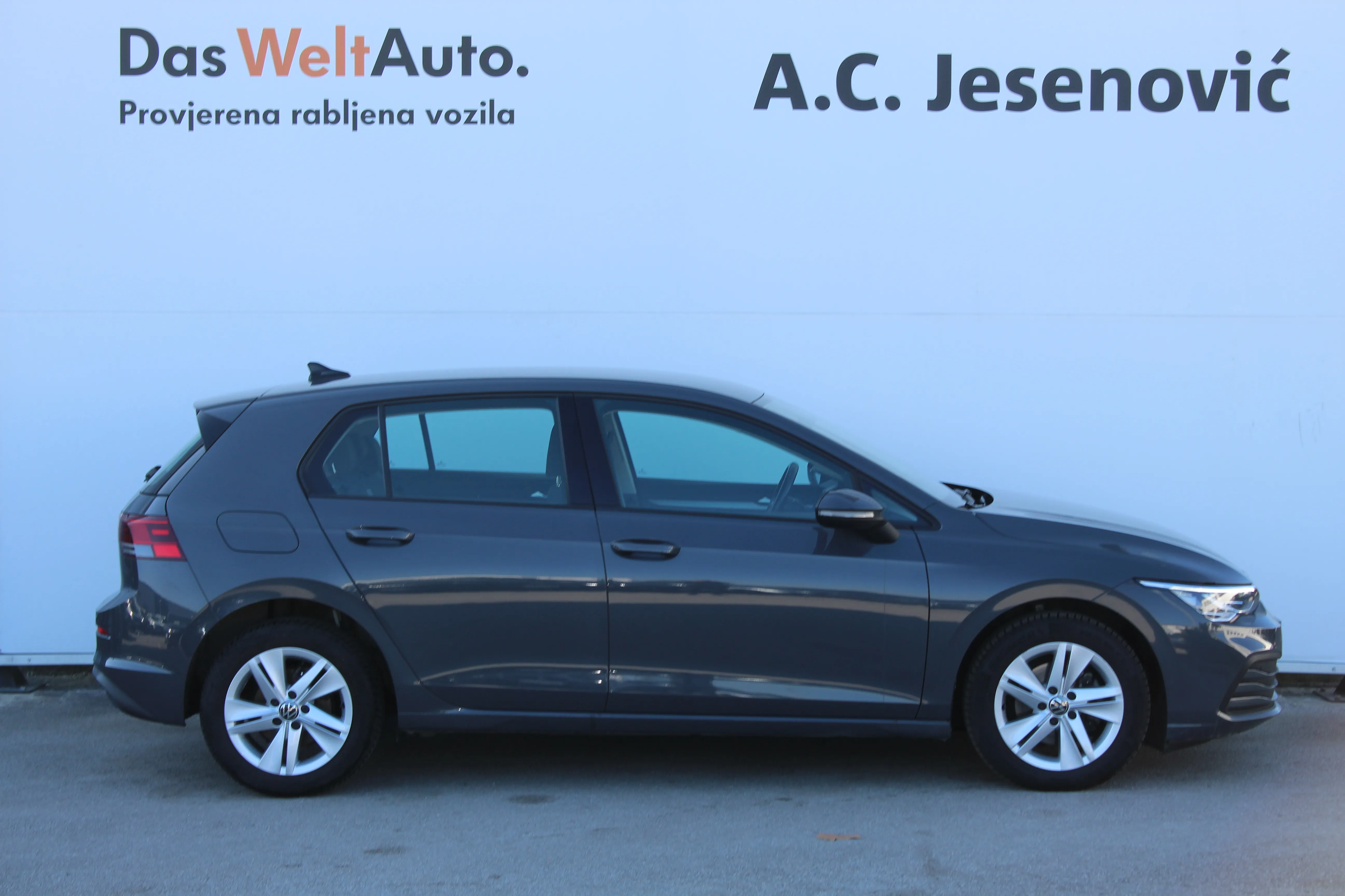 13130 volkswagen golf 2.0 tdi life - slika 4