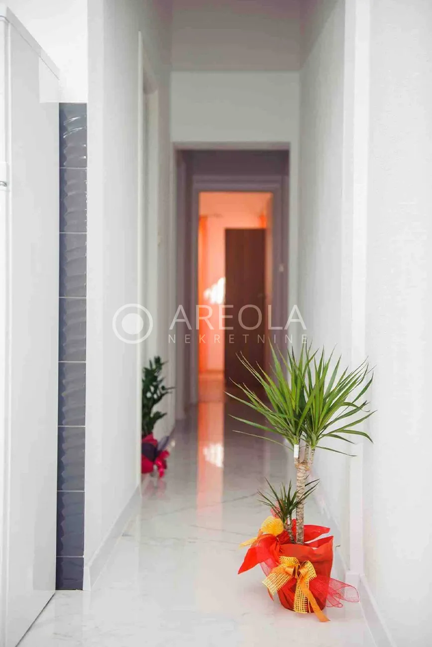 kaštel novi - dvosoban stan, 60 m2 (slobodno do ljetne sezone) - slika 12