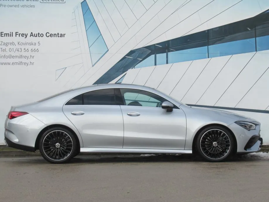 mercedes-benz cla 200 d amg line - slika 5