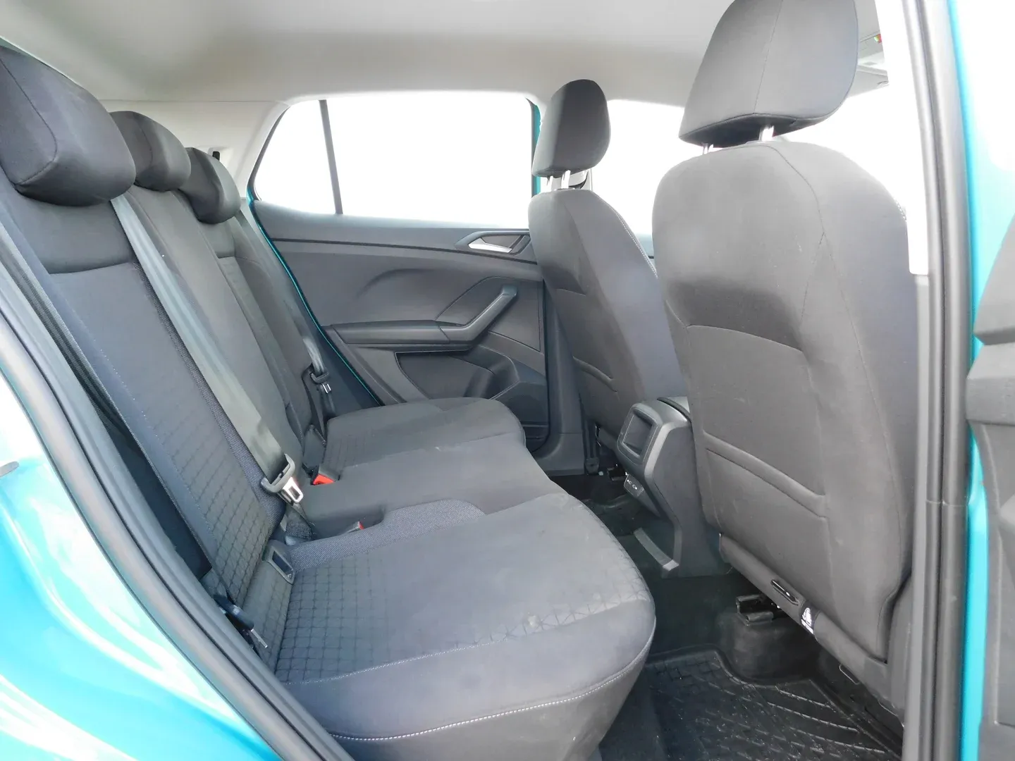 10429 volkswagen t-cross 1.0 tsi life - slika 13
