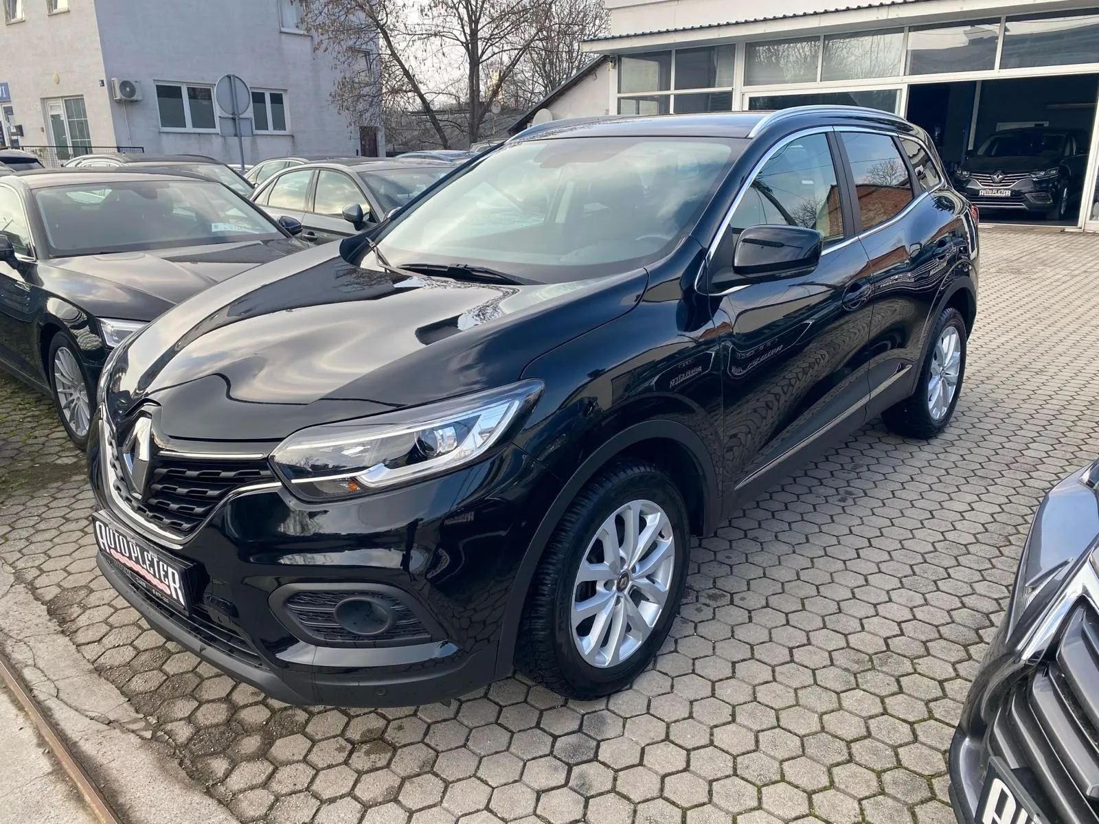 Renault Kadjar dCi 115 KAMERA, KEYLESS, NAVIGACIJA, 4x GARANCIJA!!! - Martinovka