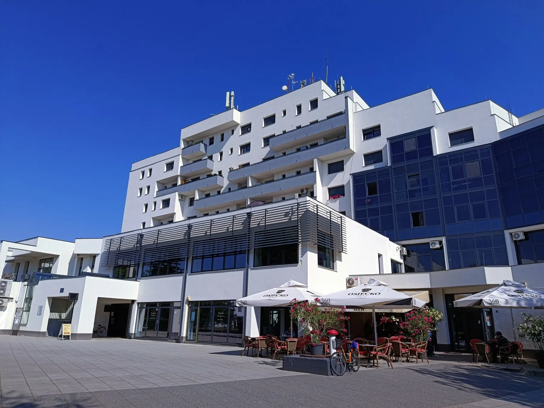 p r i l i k a !! beli manastir,strogi centar : poslovni prostor 186 m² - slika 6