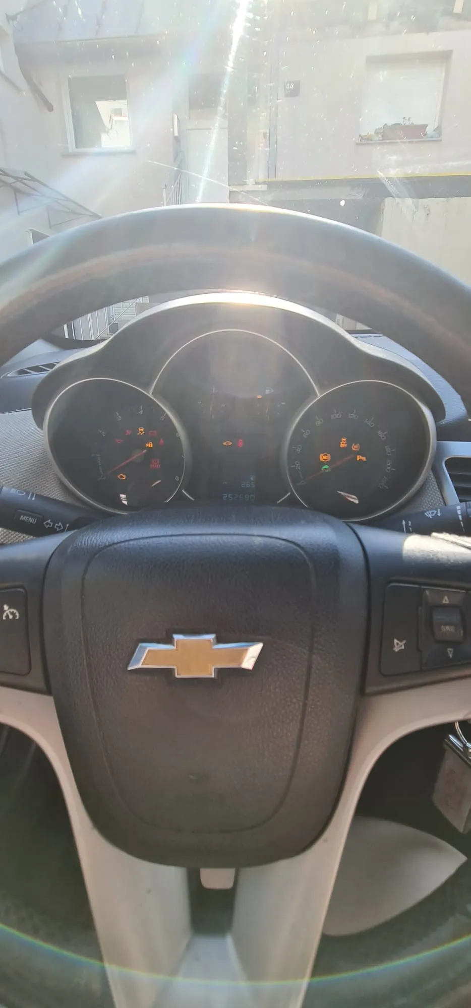 prodajem chevrolet cruze - slika 9