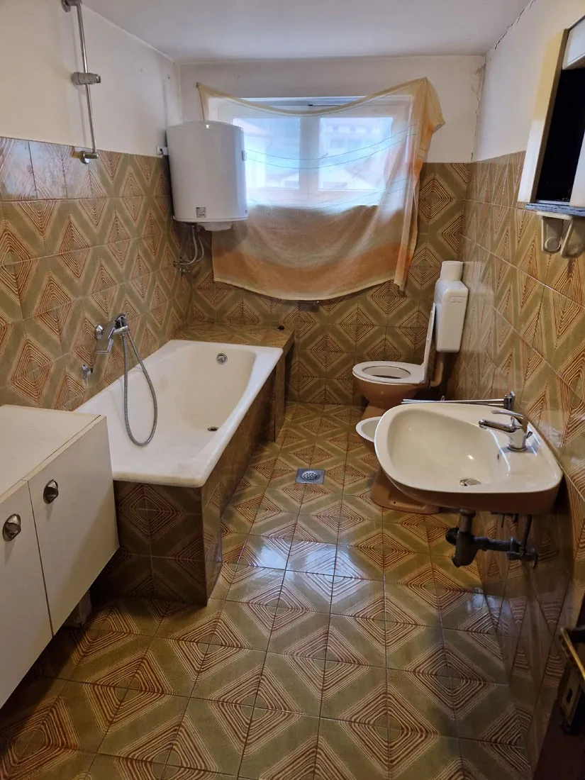 pazin, odlična lokacija, stan na 1. katu, 52,47m2, nije etažirano! - slika 9