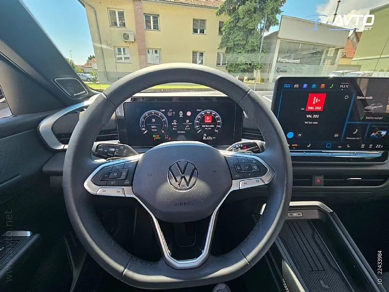 volkswagen t-roc 1.5 etsi style dsg - slika 9