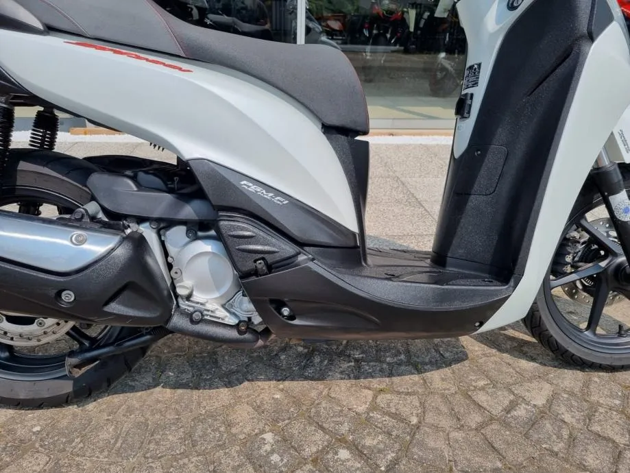 honda sh 300i sport abs, a2 kategorija, s garancijom, 2016 god. - slika 10