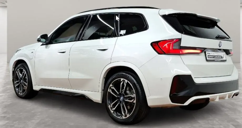 ima sve ! bmw x1 30e m 326 ks 4x4 benz-struja plug in hybrid - slika 2